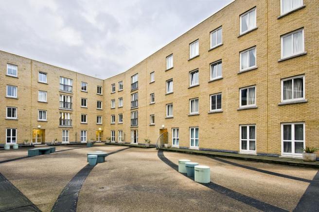 Flat Coke Street in Greater London
