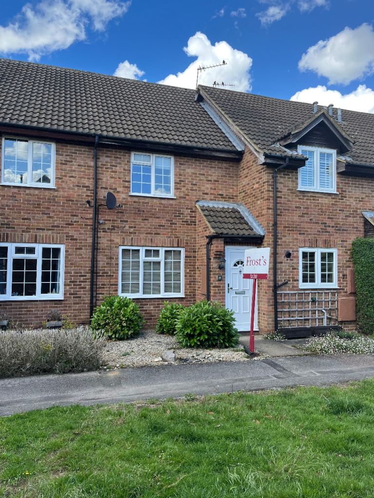 House Aldbury Close in St Albans