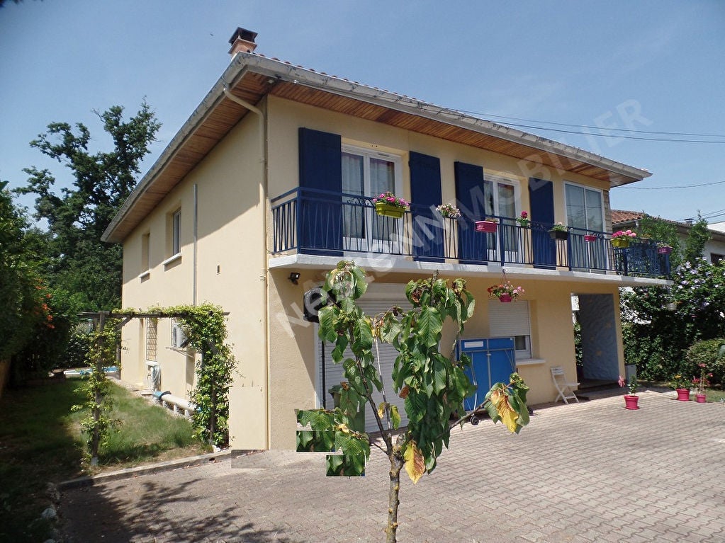 Chambre Avenue du Docteur Albert Schweitzer à Pessac