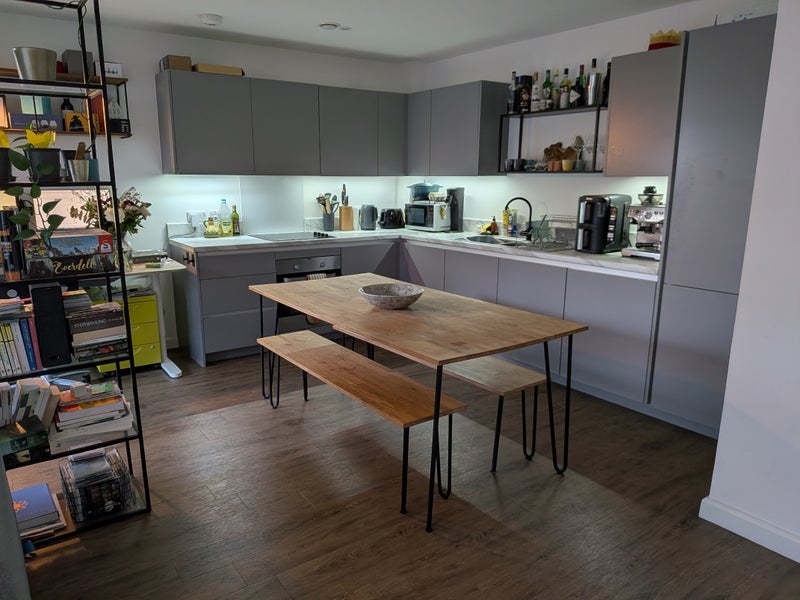 Room Ratcliffe Cross Street in Greater London