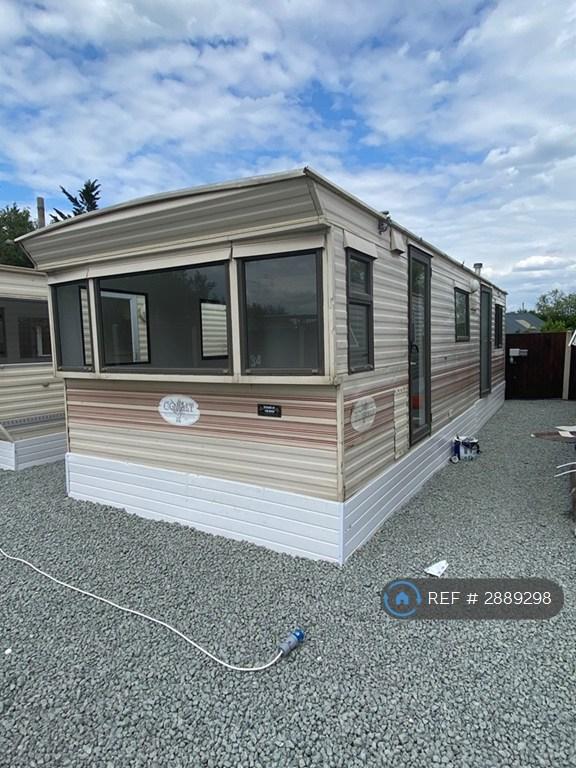 Flat Paices Hill in Aldermaston
