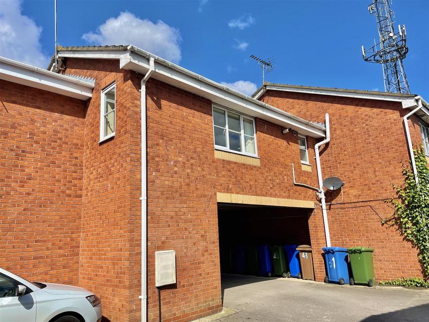 Flat Buckrose Grove in Bridlington