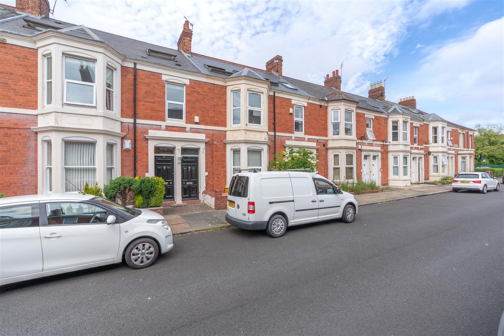 House Holmwood Grove in Newcastle upon Tyne