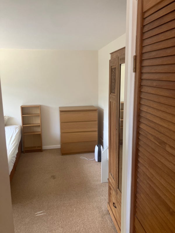 Room Perrymans Close in Bristol