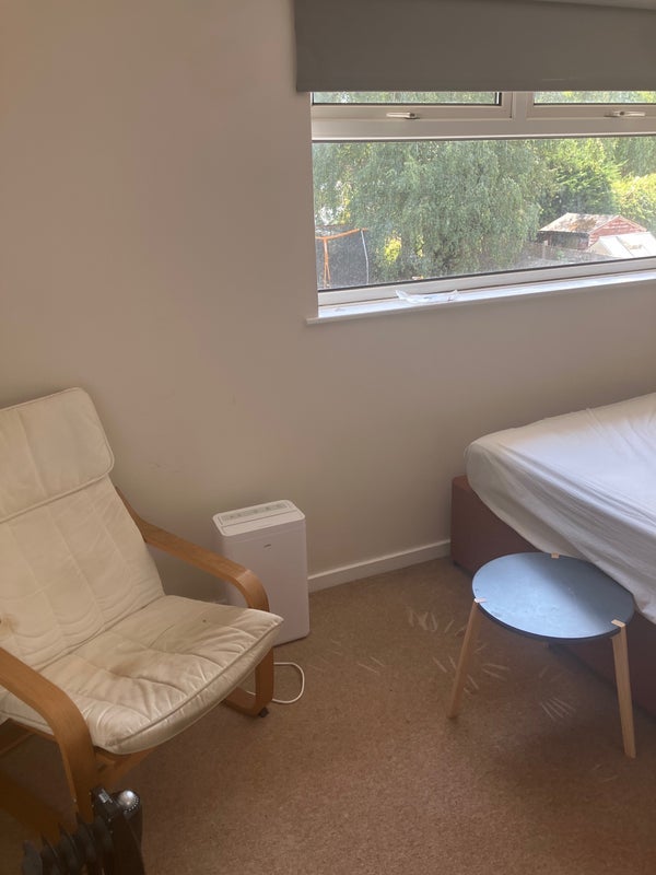 Room Perrymans Close in Bristol