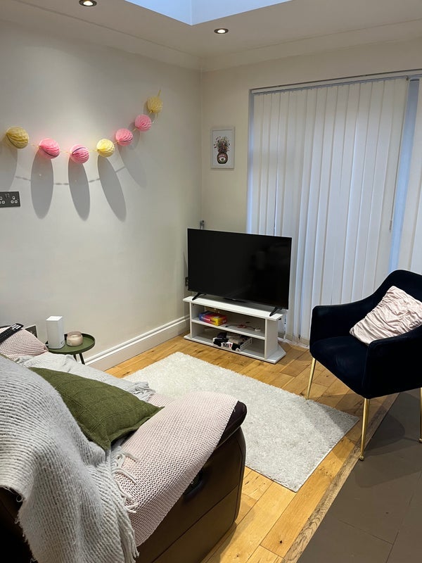 Room Gilbey Road in Greater London