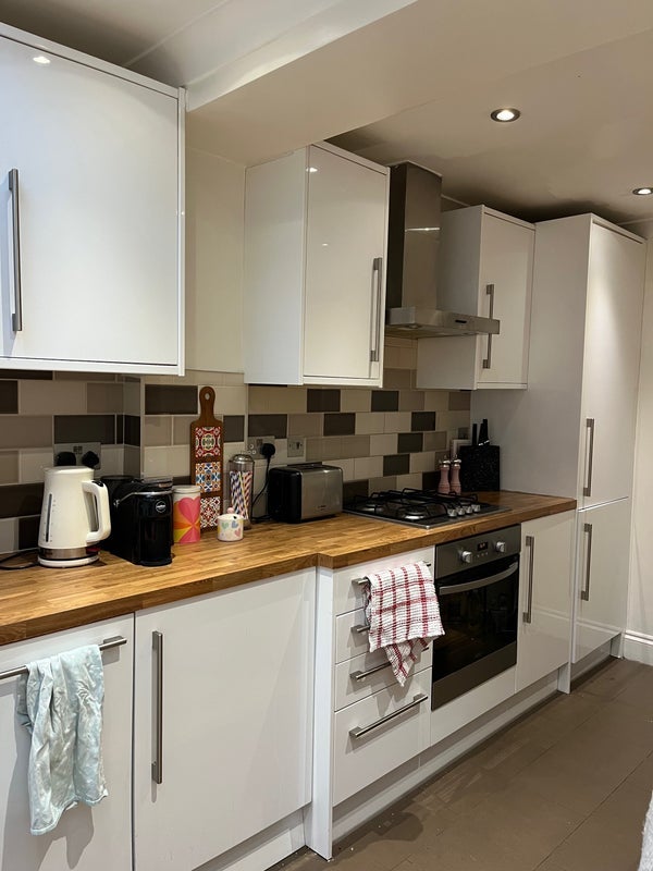 Room Gilbey Road in Greater London