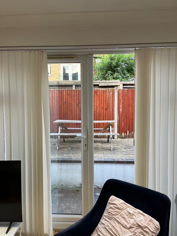 Room Gilbey Road in Greater London