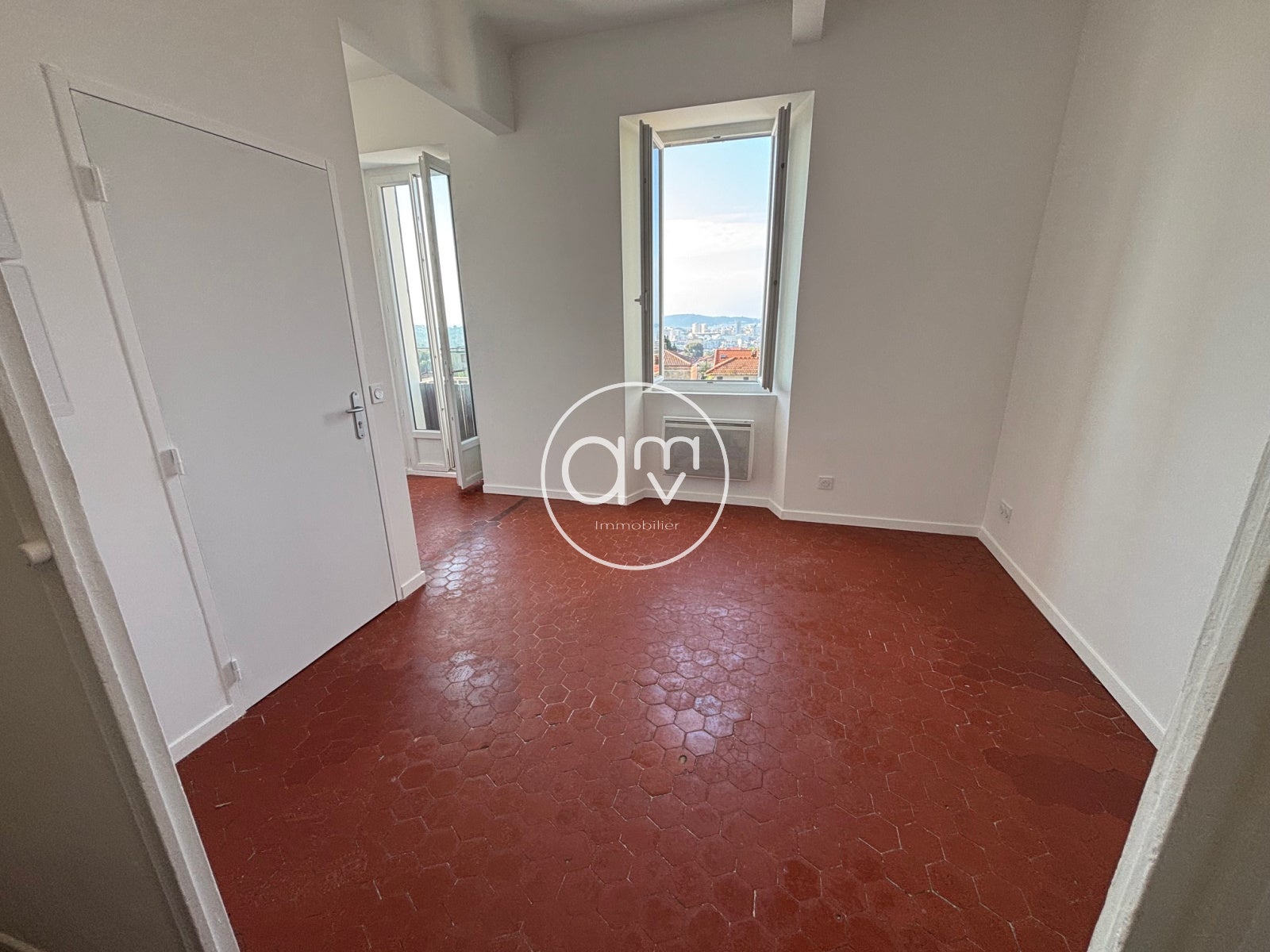 Flat Chemin du Vallon des Hirondelles in Toulon