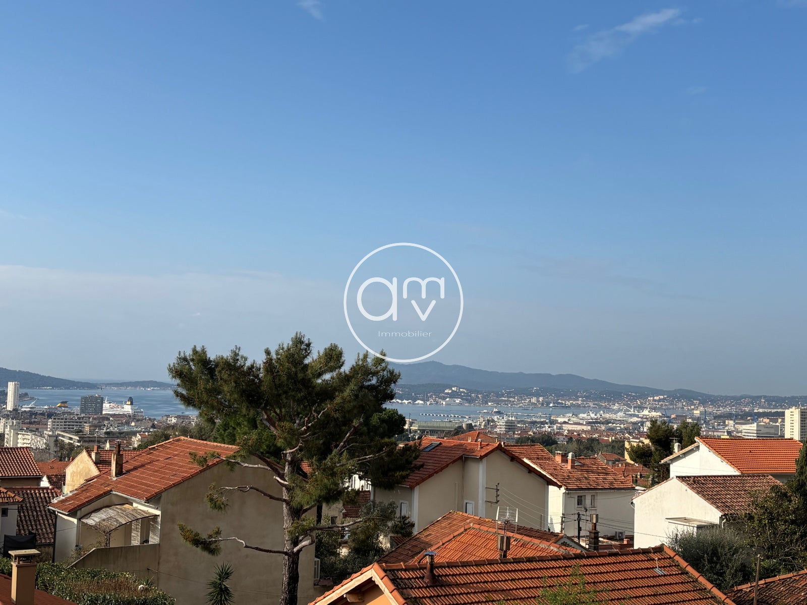 Flat Chemin du Vallon des Hirondelles in Toulon