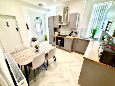 Room Burnley Street in Stoke-on-Trent