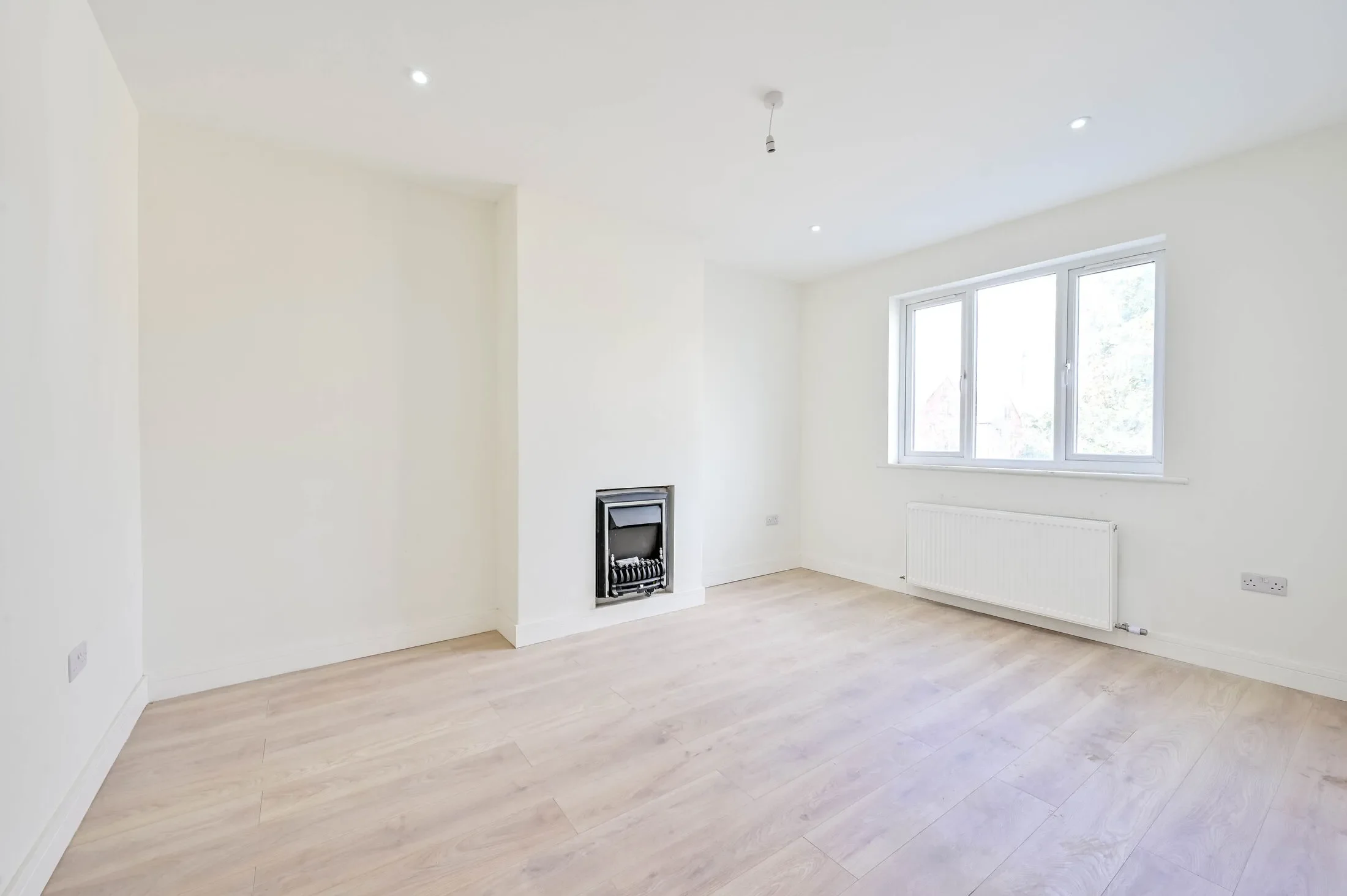 Flat Kingston Road in Greater London