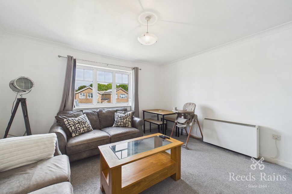 Flat Oak Tree Court in Bubwith