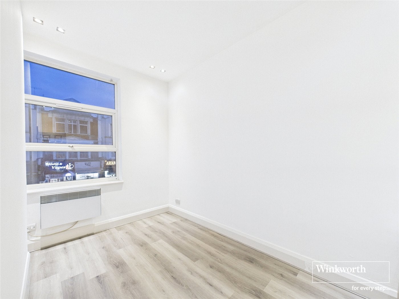 Flat West Hendon Broadway in Greater London
