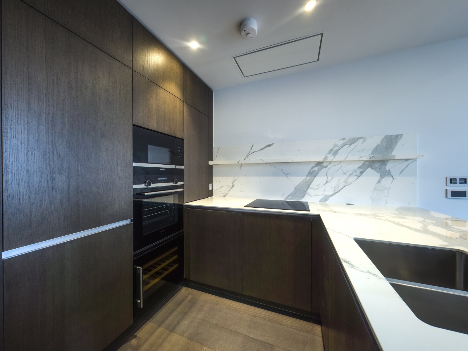 Flat Park Drive in Greater London