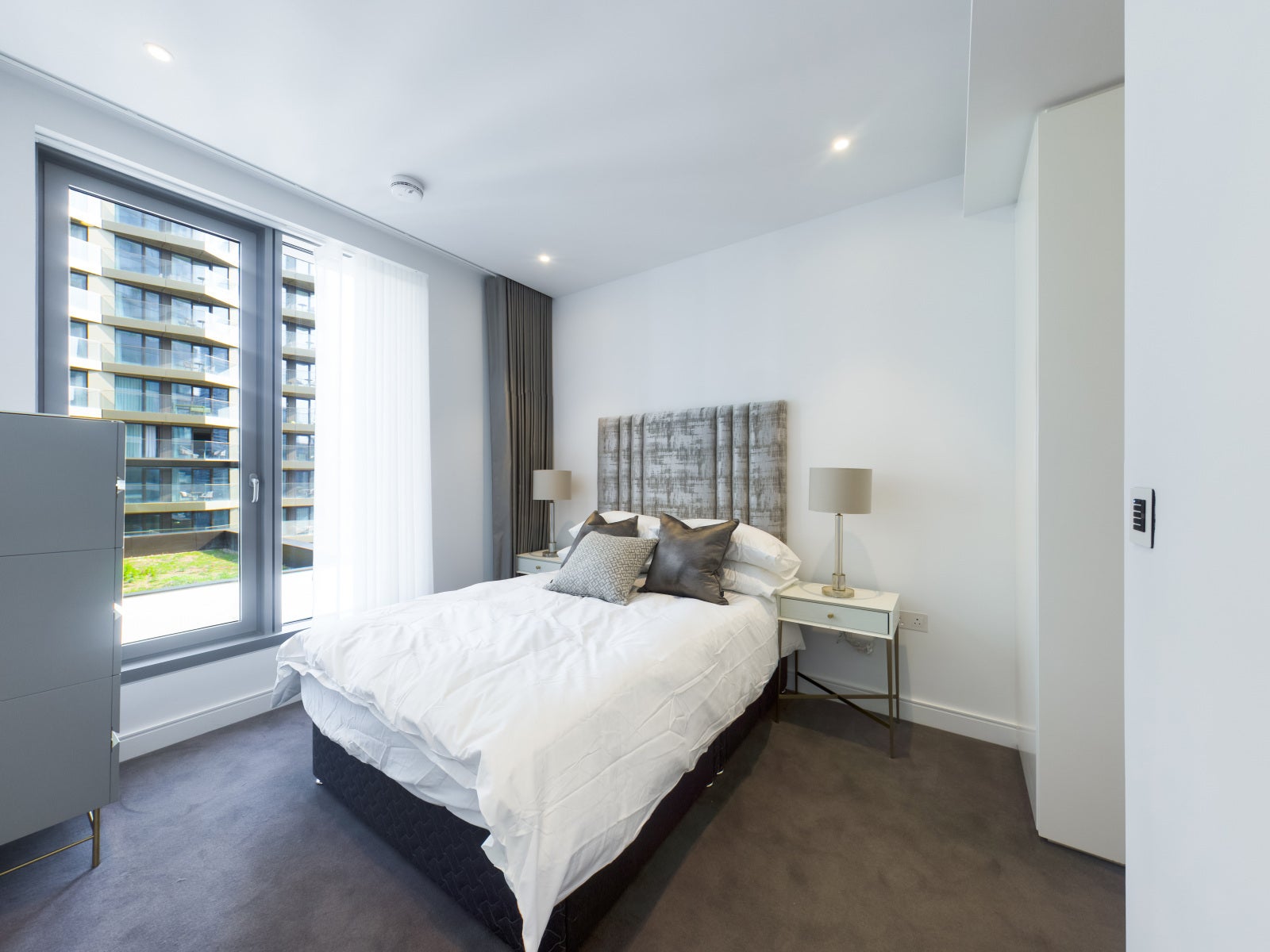 Flat Park Drive in Greater London