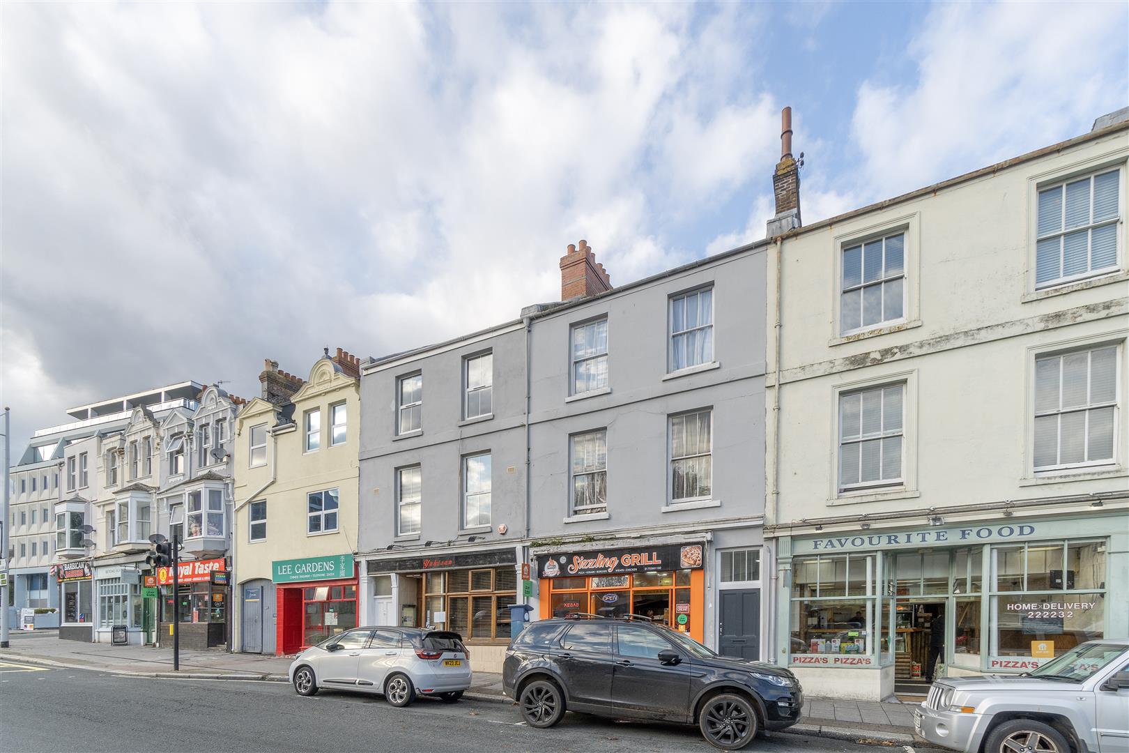 Flat Vauxhall Street in Plymouth