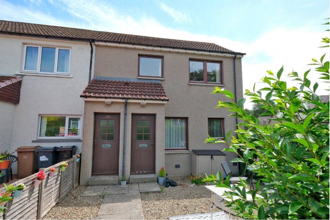 Flat Broomhill Terrace in Aberdeen City