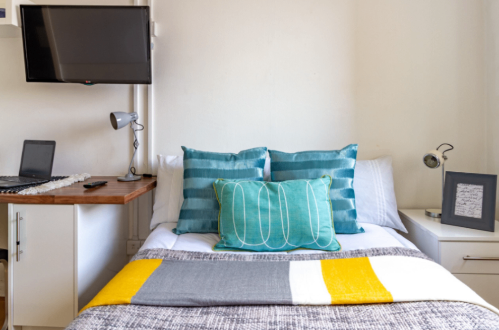 Flat Kensal Road in Greater London