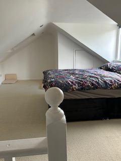 Room Windyridge Road in Birmingham