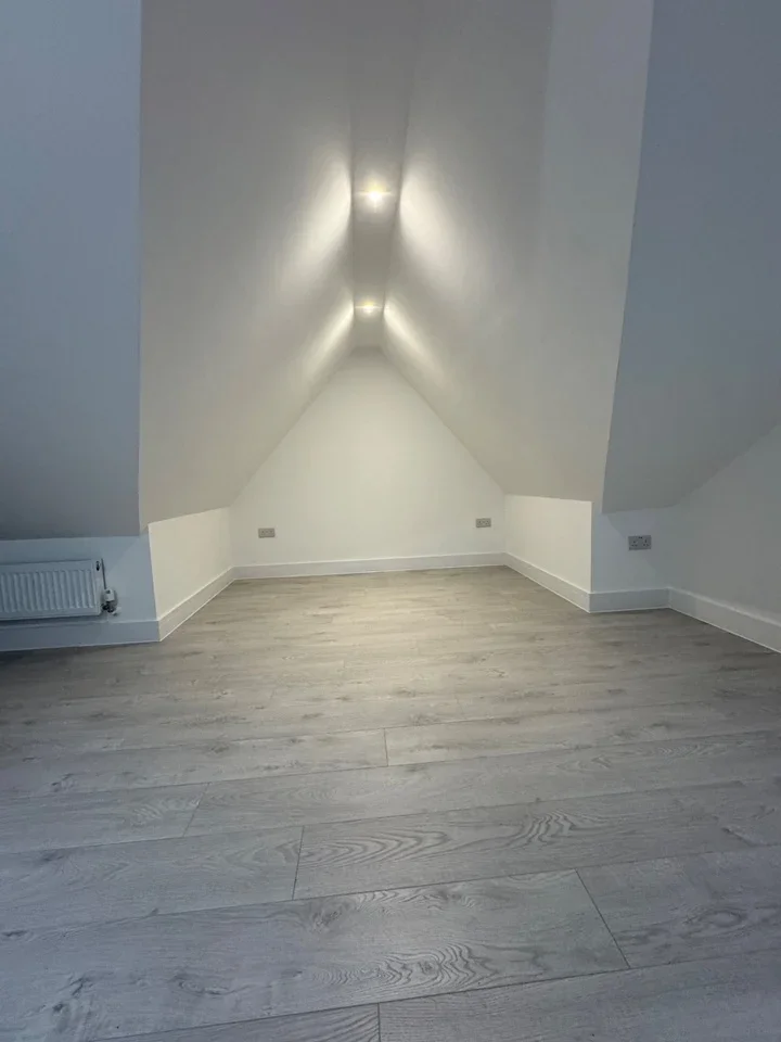 Flat Tottenhall Road in Greater London