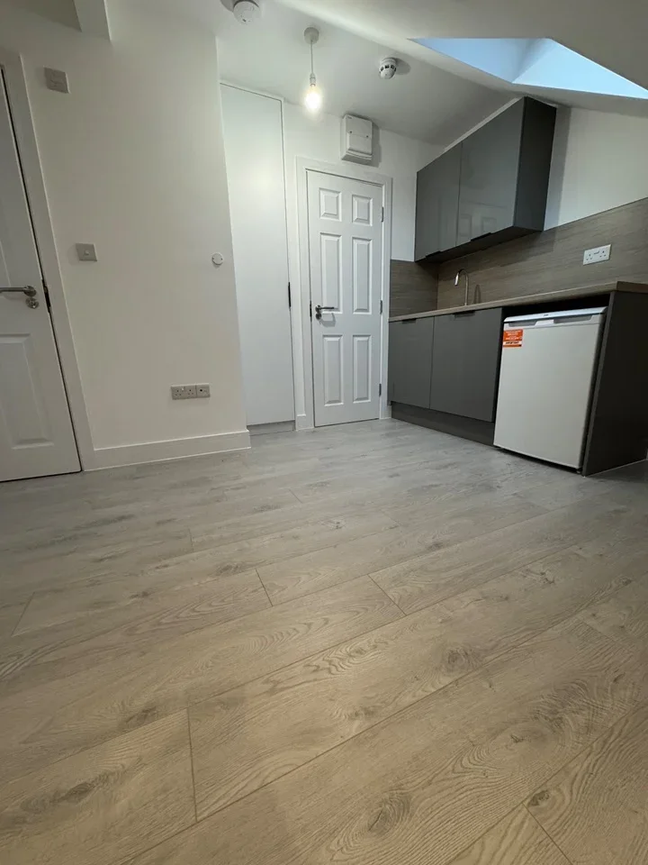 Flat Tottenhall Road in Greater London