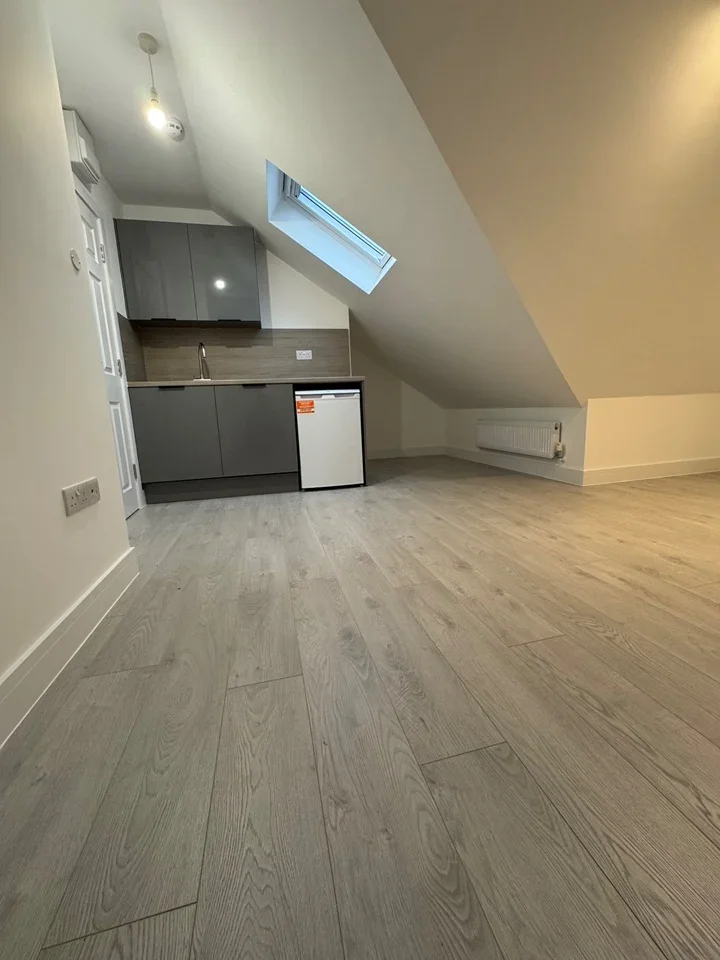 Flat Tottenhall Road in Greater London