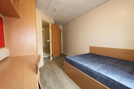 Flat Ranelagh Terrace in Royal Leamington Spa