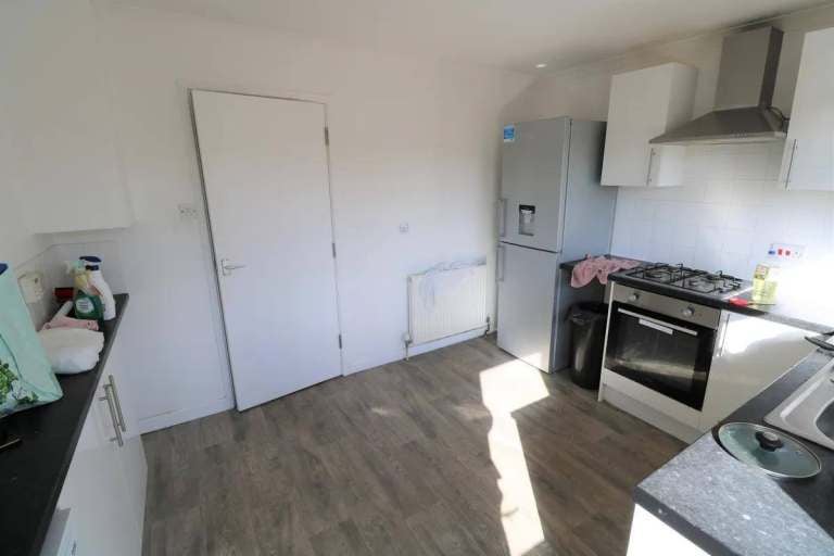 House Dinsdale Close in Colchester