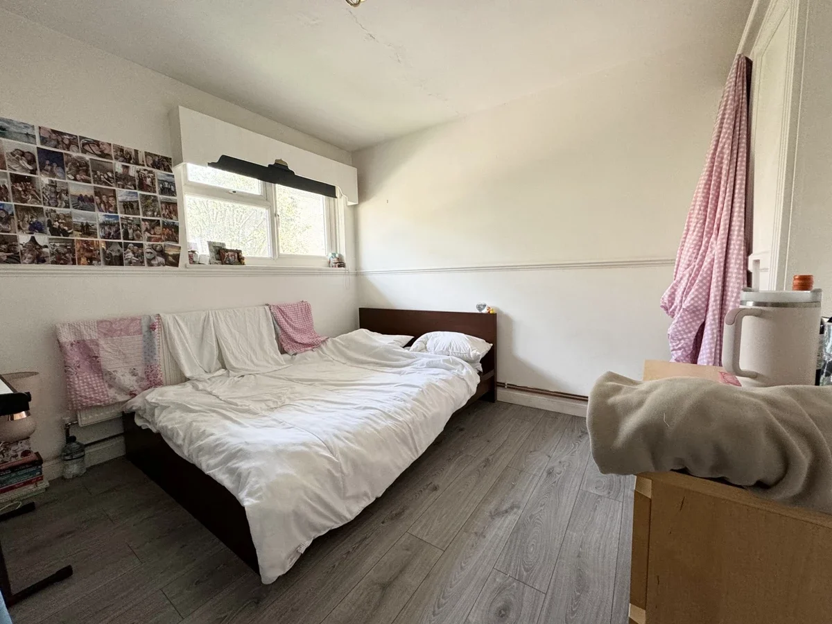 Flat Wenlock Street in Greater London