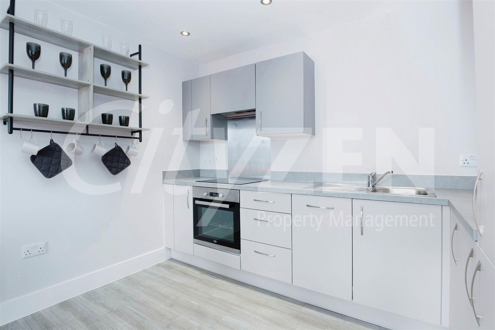 Flat Sterling Avenue in Salford