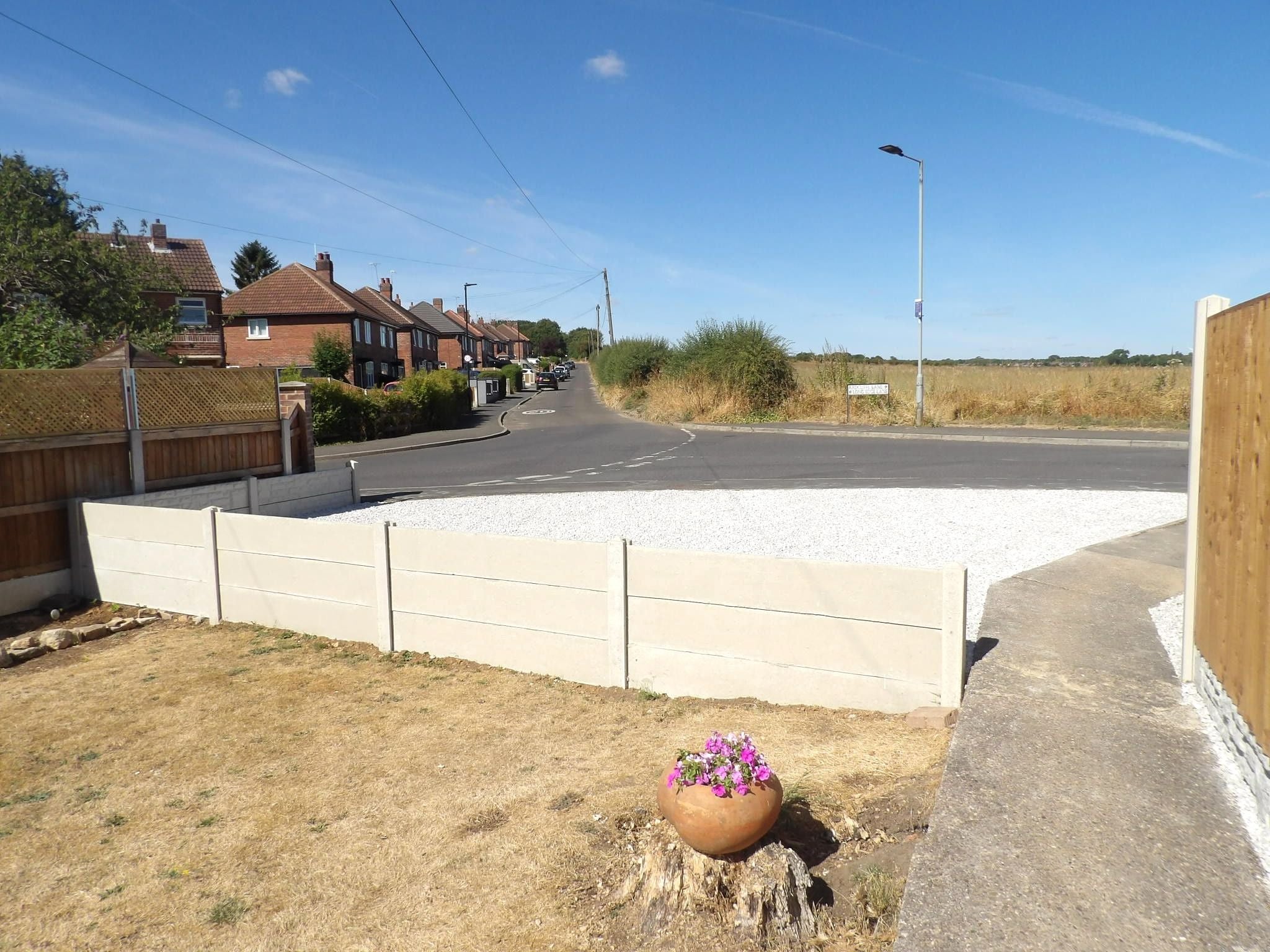 House Castle Hills Road in Doncaster