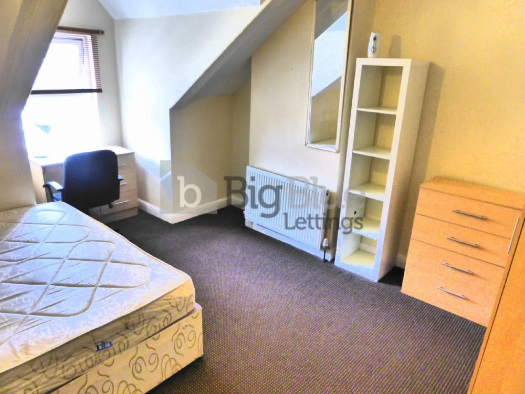 Flat Hessle View in Leeds