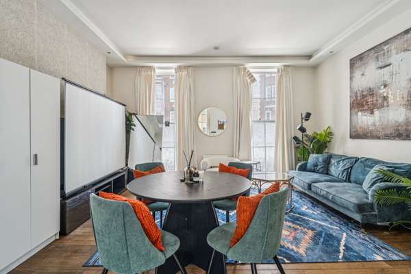 Flat Baker Street in City of Westminster