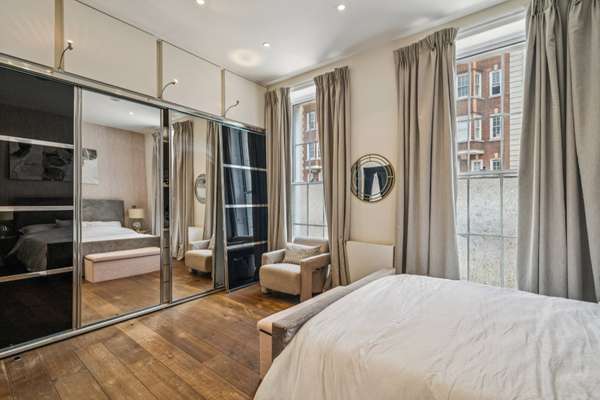 Flat Baker Street in City of Westminster