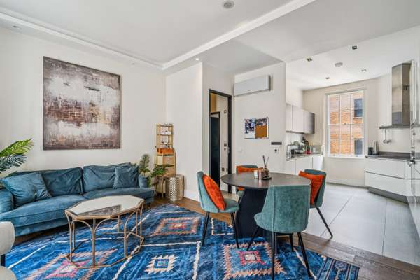 Flat Baker Street in City of Westminster