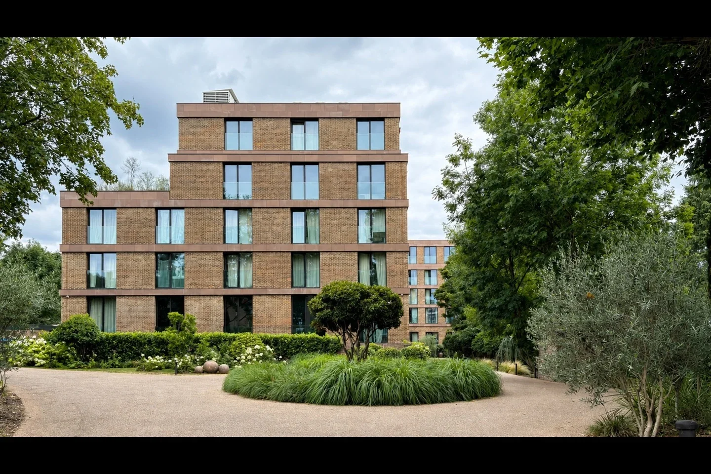 Flat Willesden Lane in Greater London