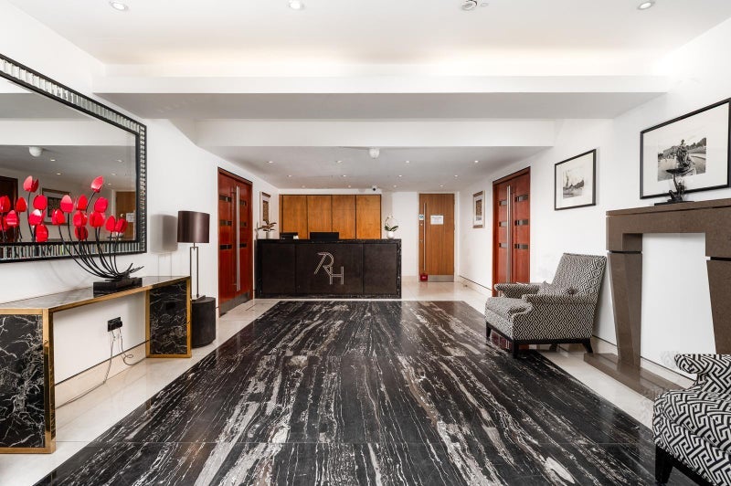Flat Kensington Gore in City of Westminster