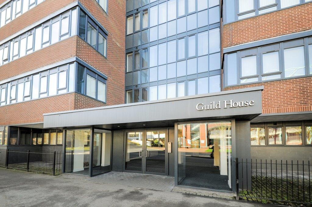 Flat Farnsby Street in Swindon