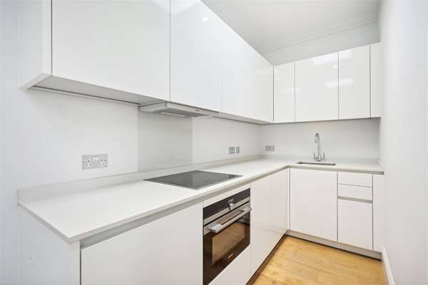 Flat Egerton Gardens Mews in Greater London