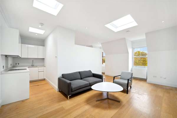 Flat Egerton Gardens Mews in Greater London