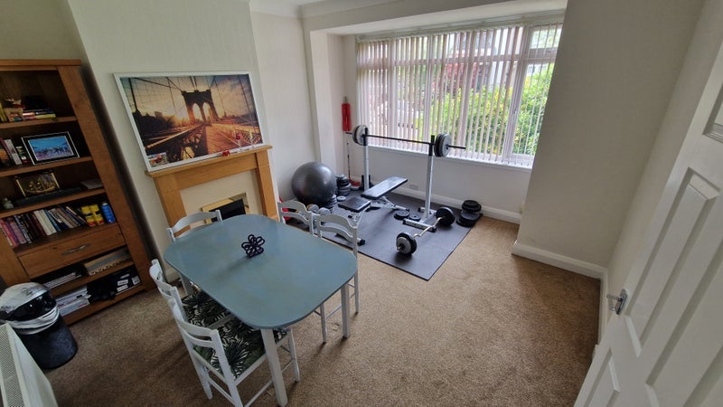 Room Grecian Crescent in Greater London