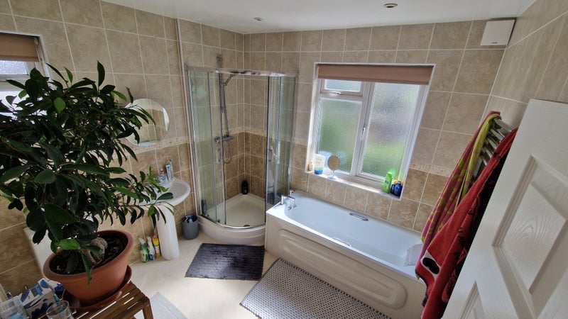 Room Grecian Crescent in Greater London