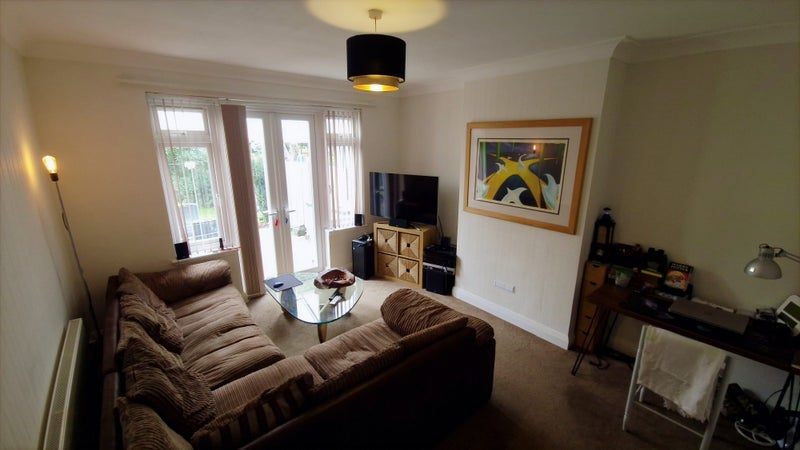 Room Grecian Crescent in Greater London