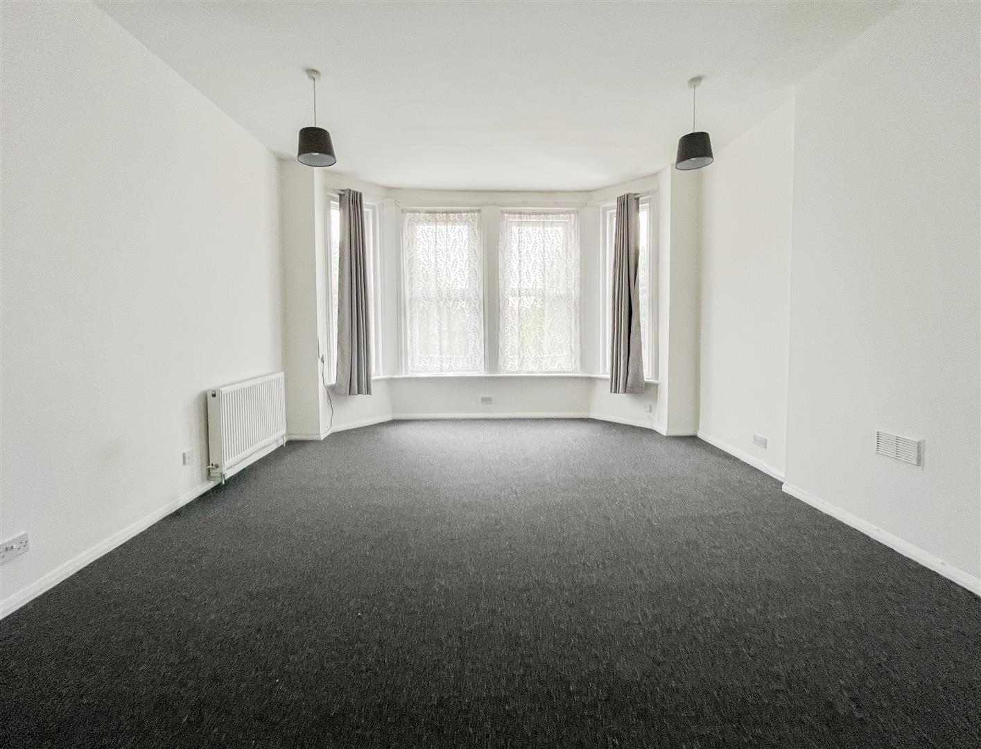 Flat De Cham Road in St Leonards