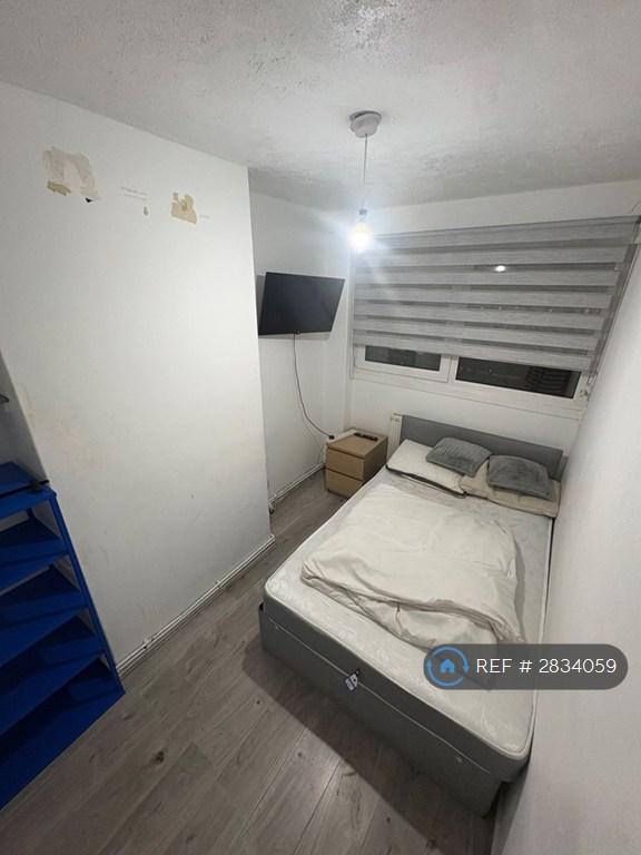 Room Greenwood Road in Greater London