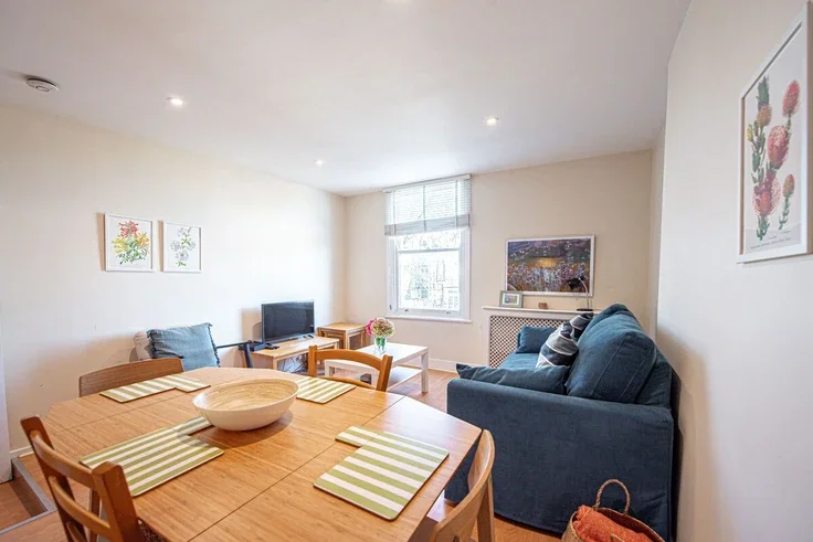 Flat Nevern Place in Greater London