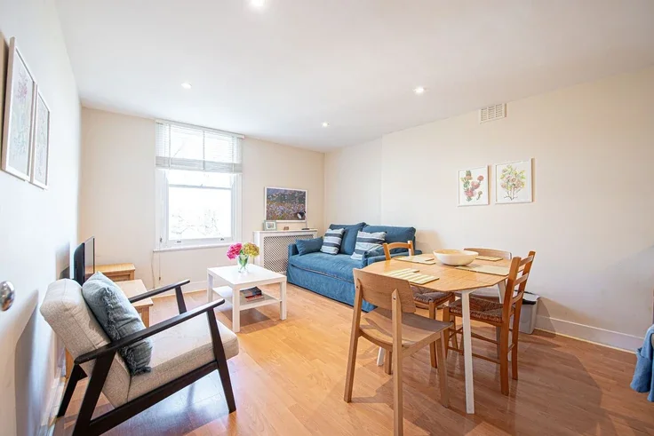 Flat Nevern Place in Greater London