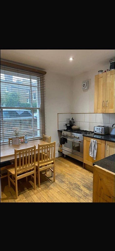 Room Battersea Bridge Road in Greater London