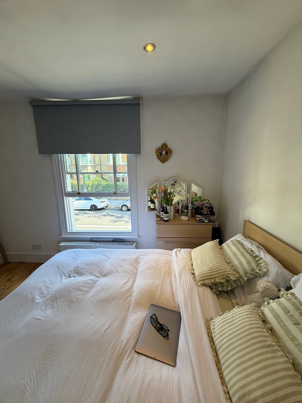 Room Battersea Bridge Road in Greater London